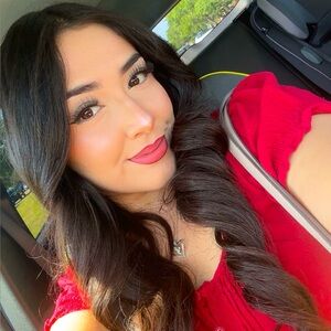 Meet your Posher, Alondra